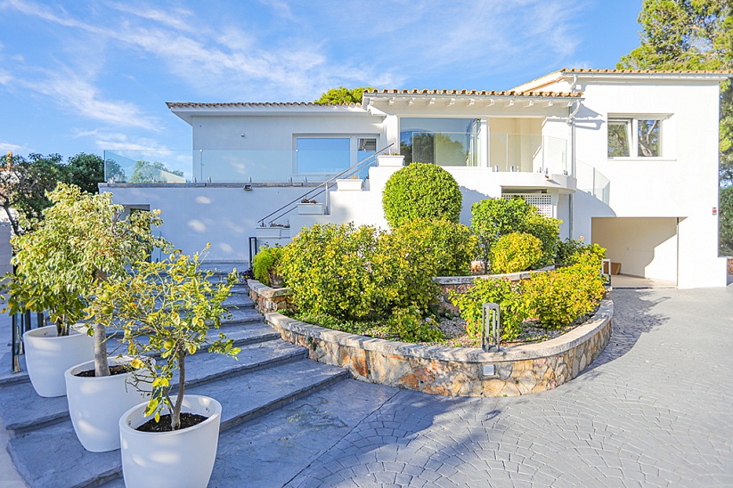 Schöne neue Villa mit Meerblick in Nova Santa Ponsa