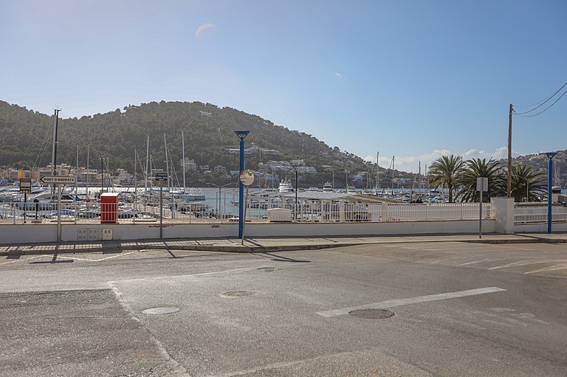 Grundstück mit seitlichem Blick auf Port Andratx