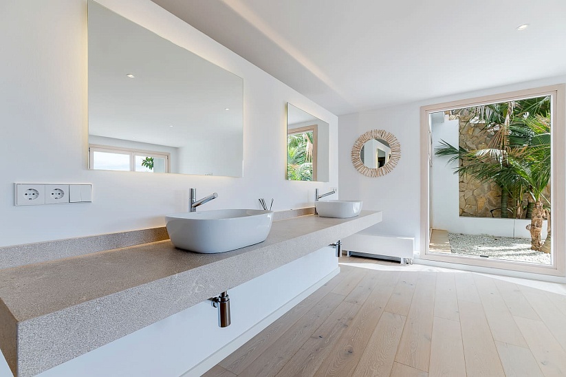 Atemberaubende neue Villa mit Meerblick in Son Vida