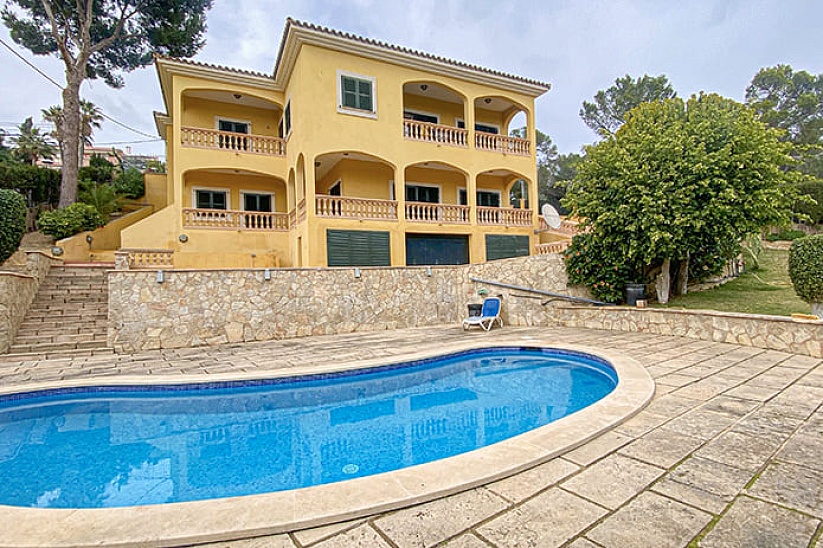 Geräumige Villa mit Pool in Cala Vines