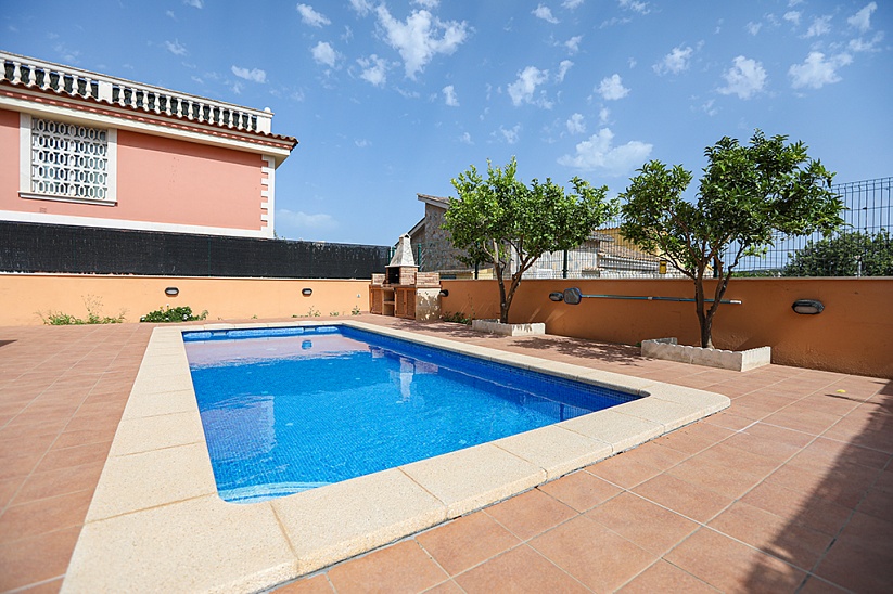 Entzückende Villa mit Pool in einer erstklassigen Gegend in Son Ferrer