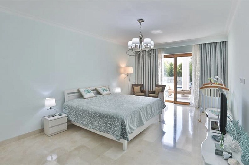 Schöne moderne Villa mit Meerblick in Nova Santa Ponsa