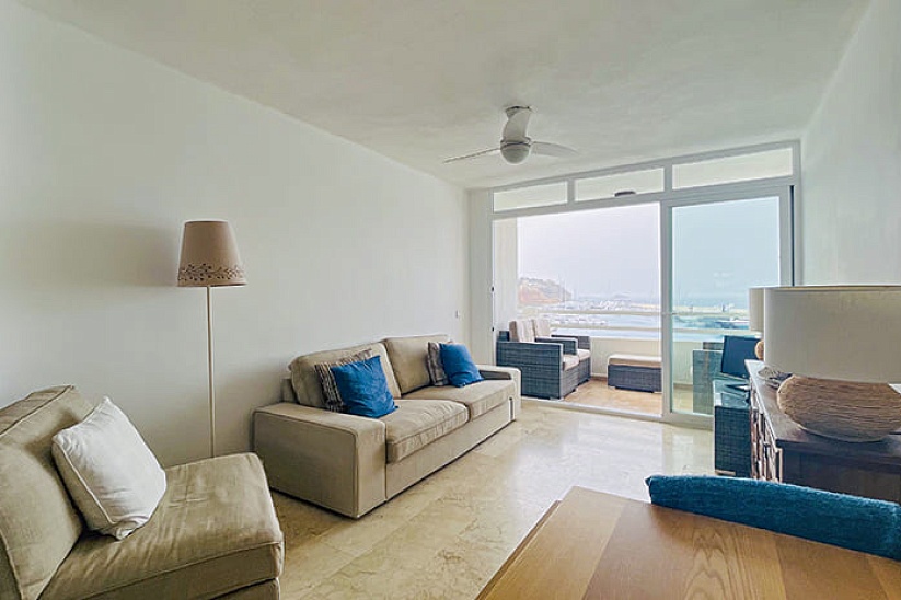 Apartment in erster Meereslinie in Port Adriano, El Toro