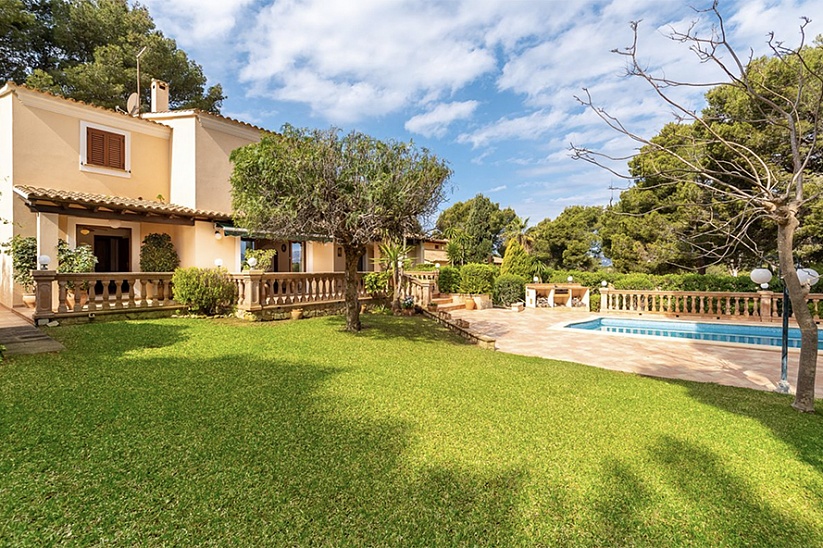 Schöne Familienvilla mit Garten und Pool in Nova Santa Ponsa