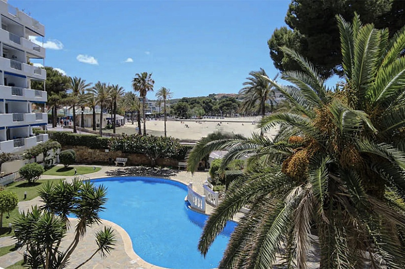 Apartment in erster Meereslinie in Santa Ponsa mit direktem Strandzugang