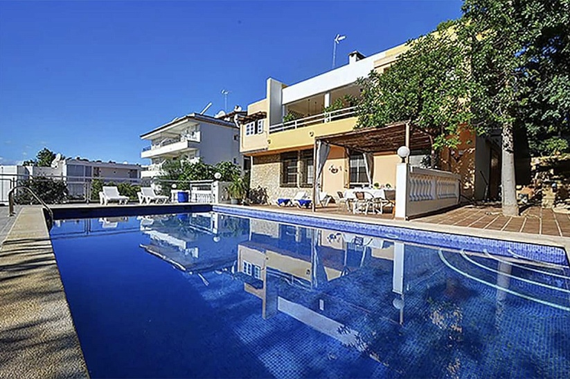 Villa mit Pool nur wenige Schritte vom Strand entfernt in Santa Ponsa