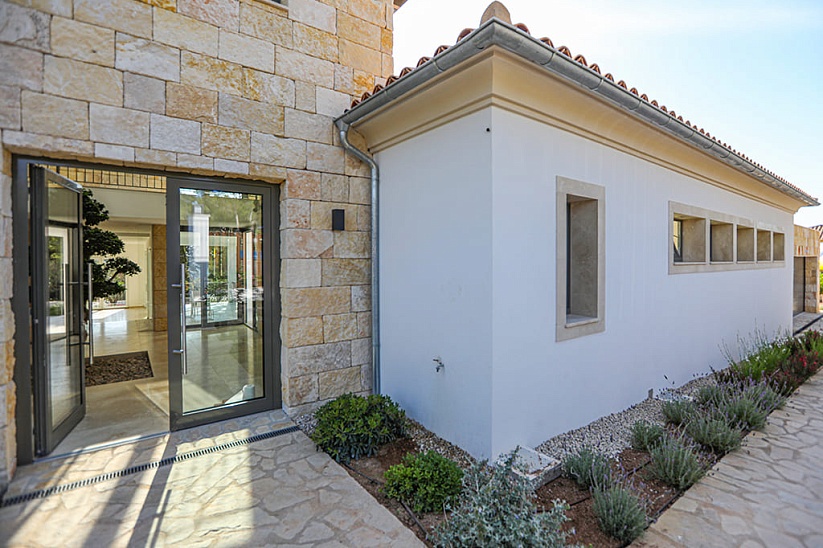 Neue Luxusvilla mit 6 Schlafzimmern und Meerblick in Sol de Mallorca