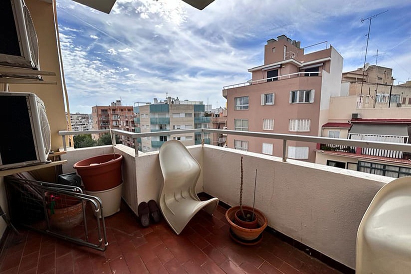Geräumiges Apartment in guter Lage in Santa Catalina, Palma